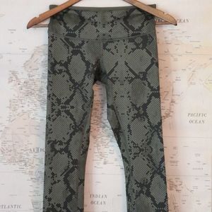 Lululemon Wunder Under Crop Ziggy Snake green
